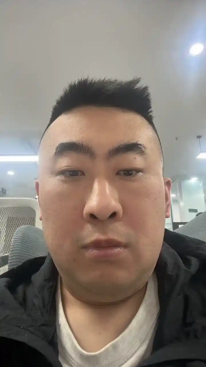 AI Blow Kiss Video Generator