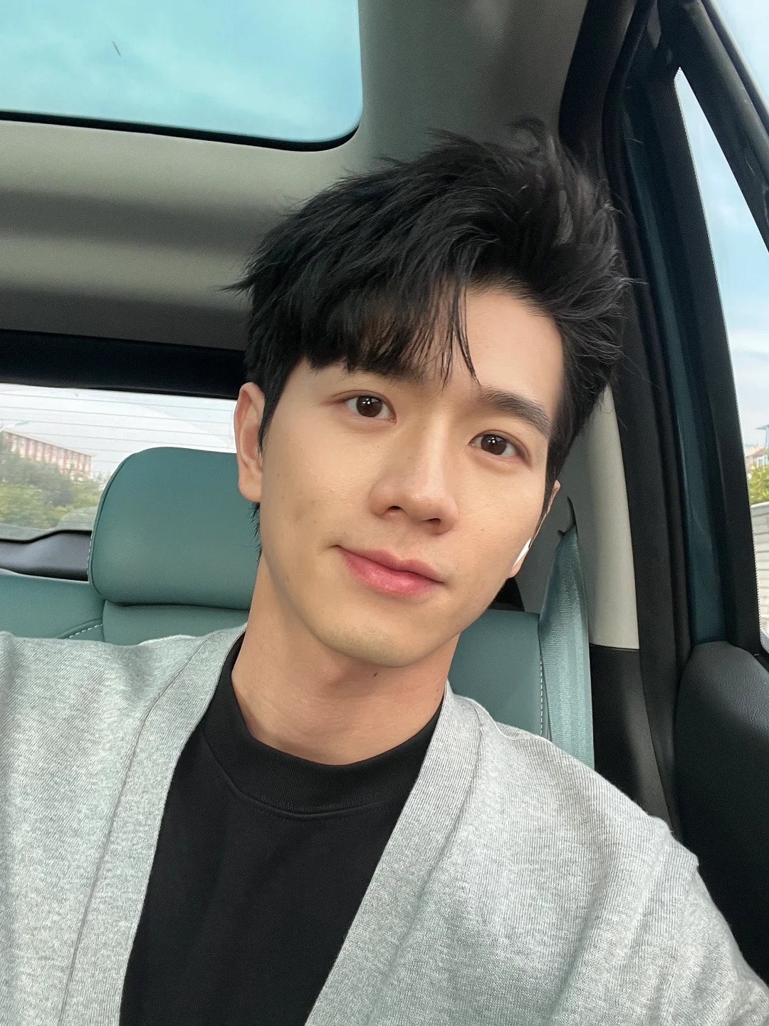 Reference image 1 for VEO_3_1 generation