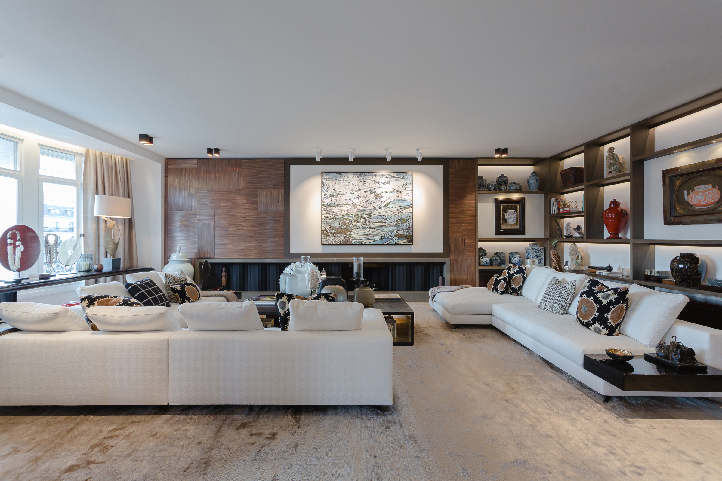 Reference image 1 for RUNWAY_4_5 generation