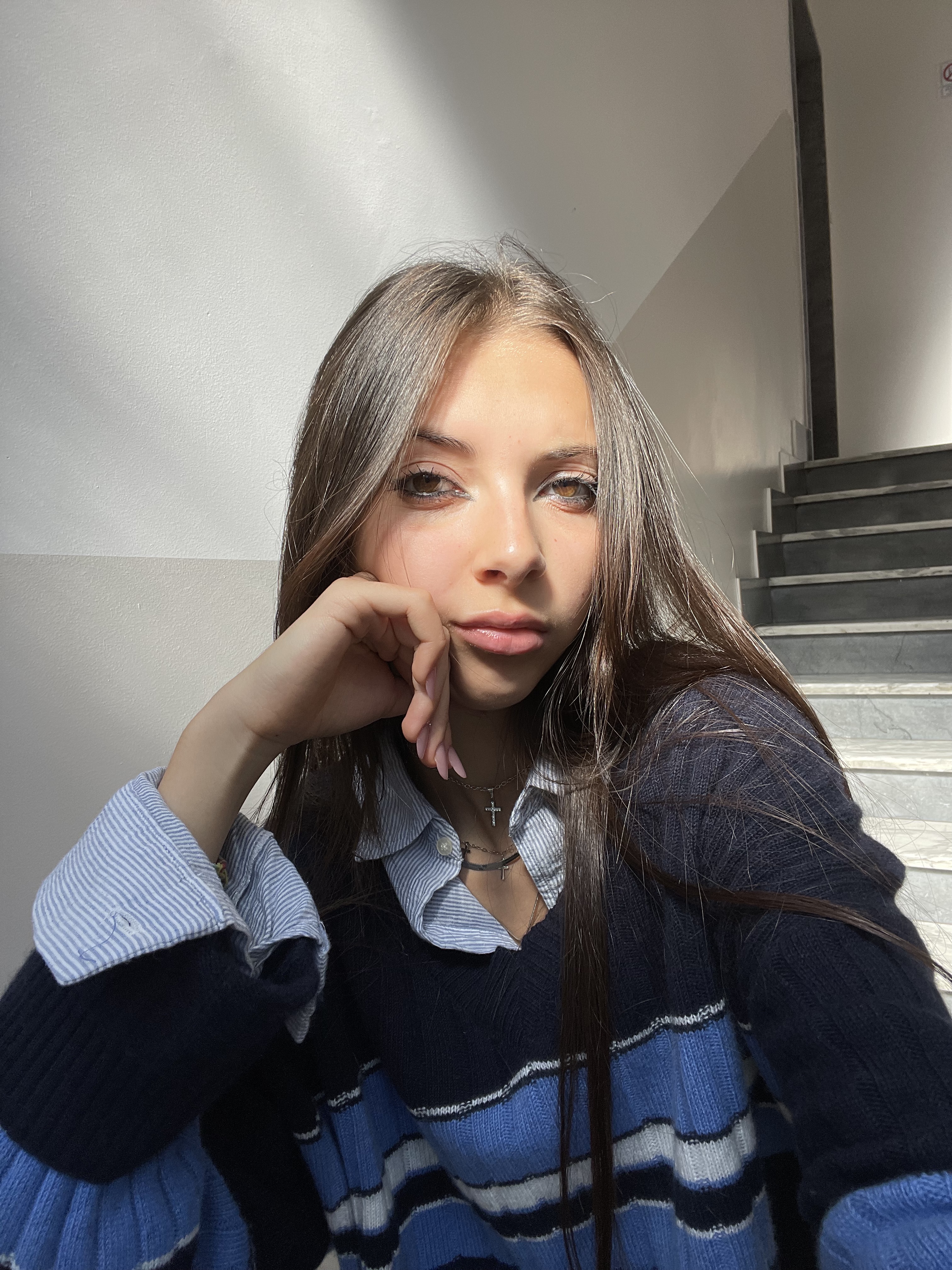 Reference image 1 for RUNWAY_4_5 generation